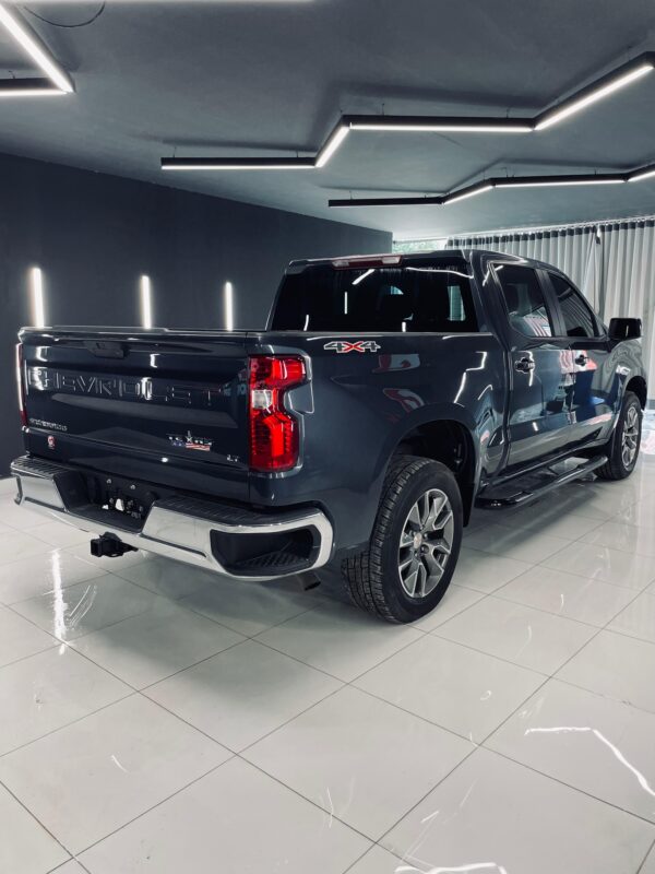 CHEVROLET SILVERADO 2021 - Imagen 5